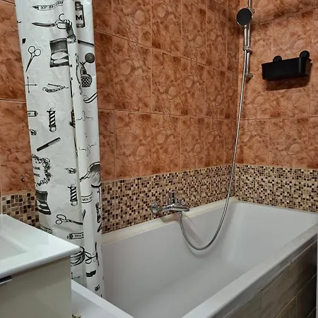 Parliament View 2br Heart Of Free Minibar * Bucarest