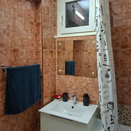 Parliament View 2br Heart Of Free Minibar Appartement