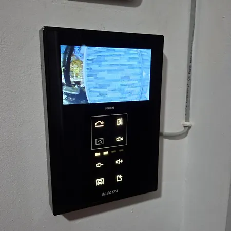 Parliament View 2br Heart Of Free Minibar * بوخارست